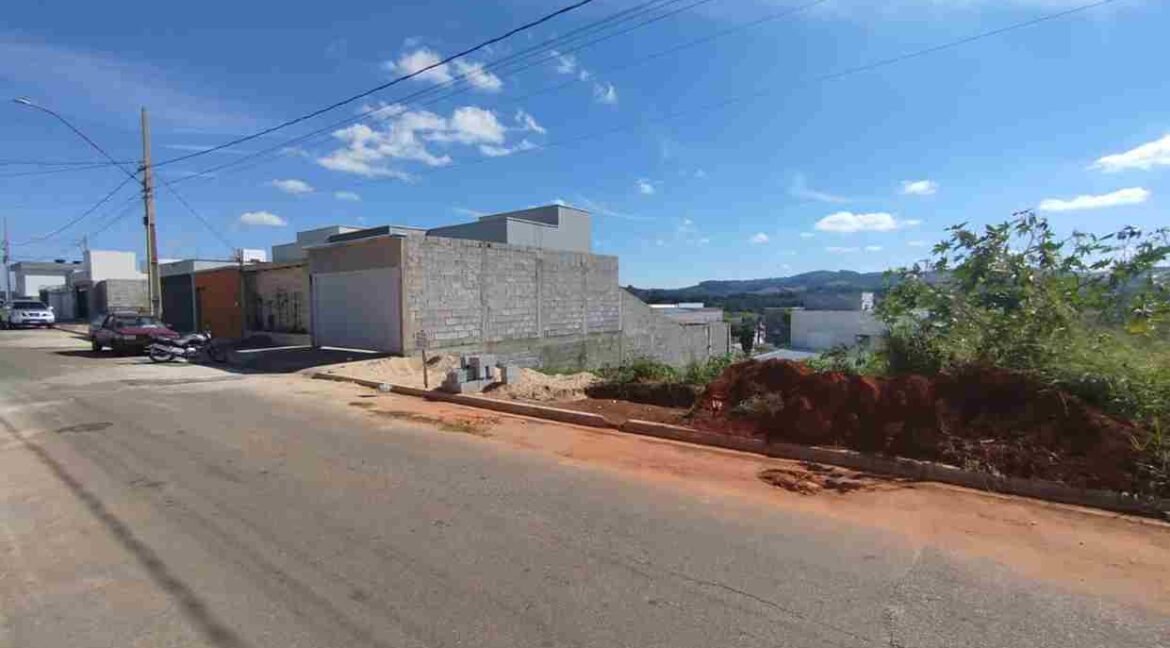 TERRENO NO SANTA LUZIA EM VARGINHA MG (4) (Copy)