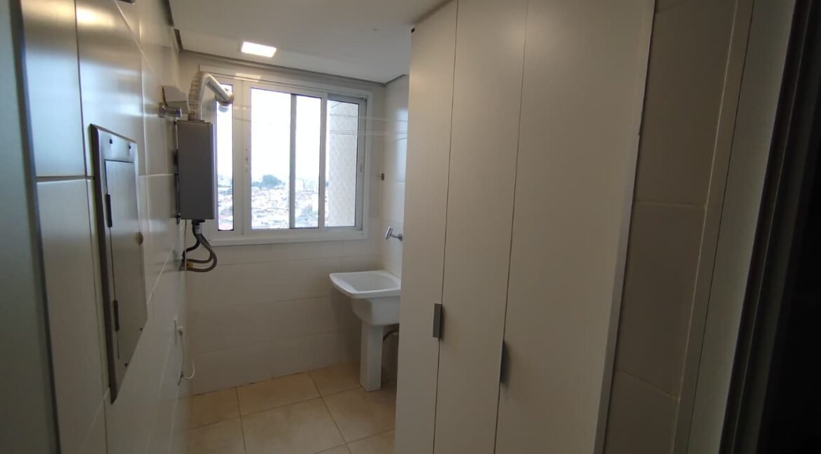 UM DOCE DE APARTAMENTO NO CENTRO DE VARGINHA MG (29) (Copy)