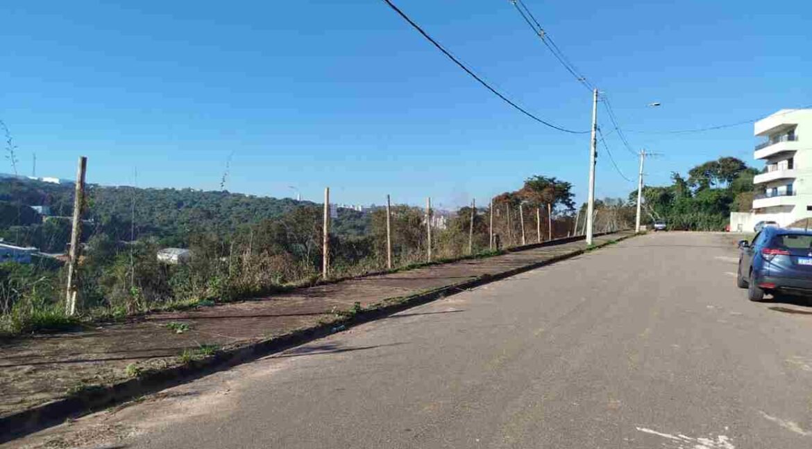 TERRENOS NO ALTA VILA EM VARGINHA MG (2) (Copy)