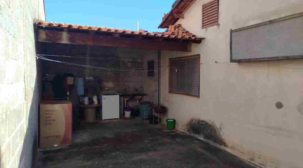 PRÉDIO COM TRÊS RENDAS NO ESTRELA EM VARGINHA MG (4) (Copy)