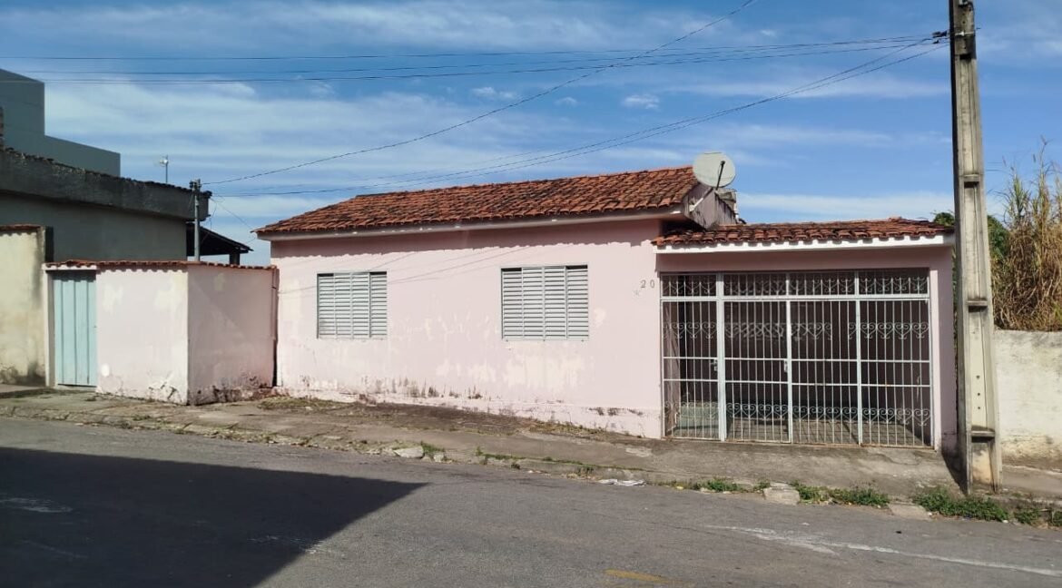 CASA PERTO DO SHOPPING EM VARGINHA MG (2)