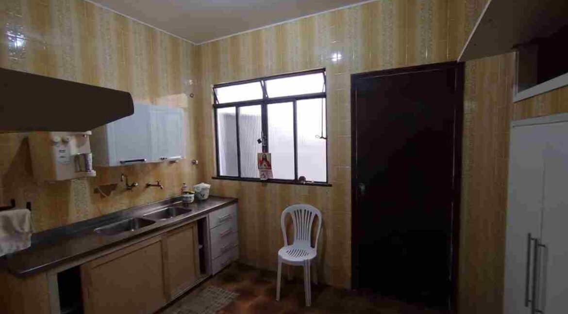 CASA NO CORAÇÃO DO CENTRO EM VARGINHA MG (12) (Copy)