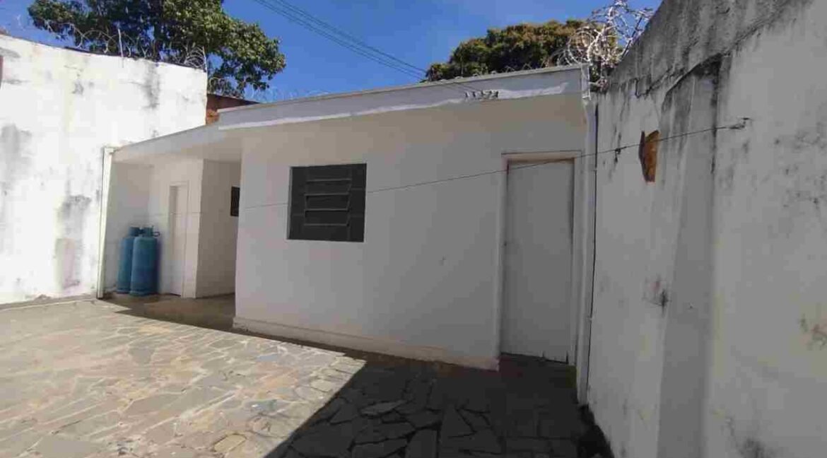 CASA NO CORAÇÃO DO CENTRO EM VARGINHA MG (3) (Copy)