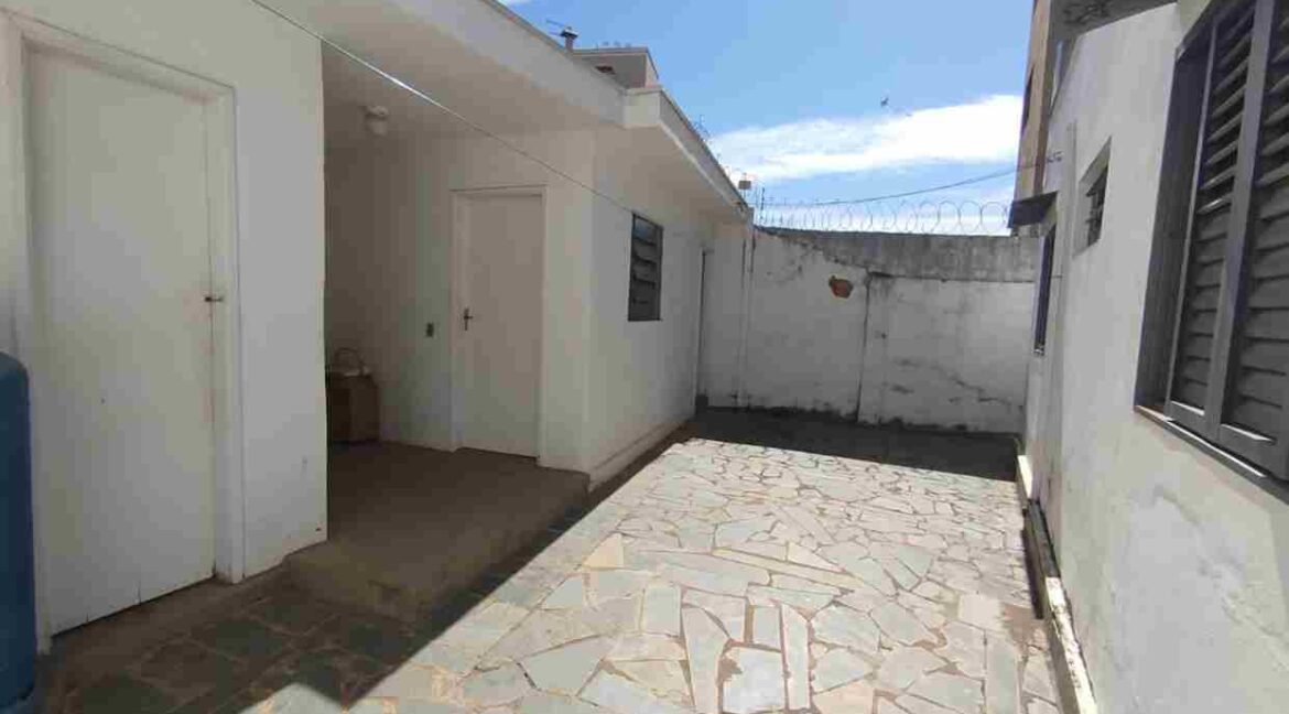 CASA NO CORAÇÃO DO CENTRO EM VARGINHA MG (5) (Copy)