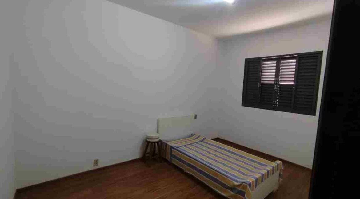 CASA NO CORAÇÃO DO CENTRO EM VARGINHA MG (9) (Copy)