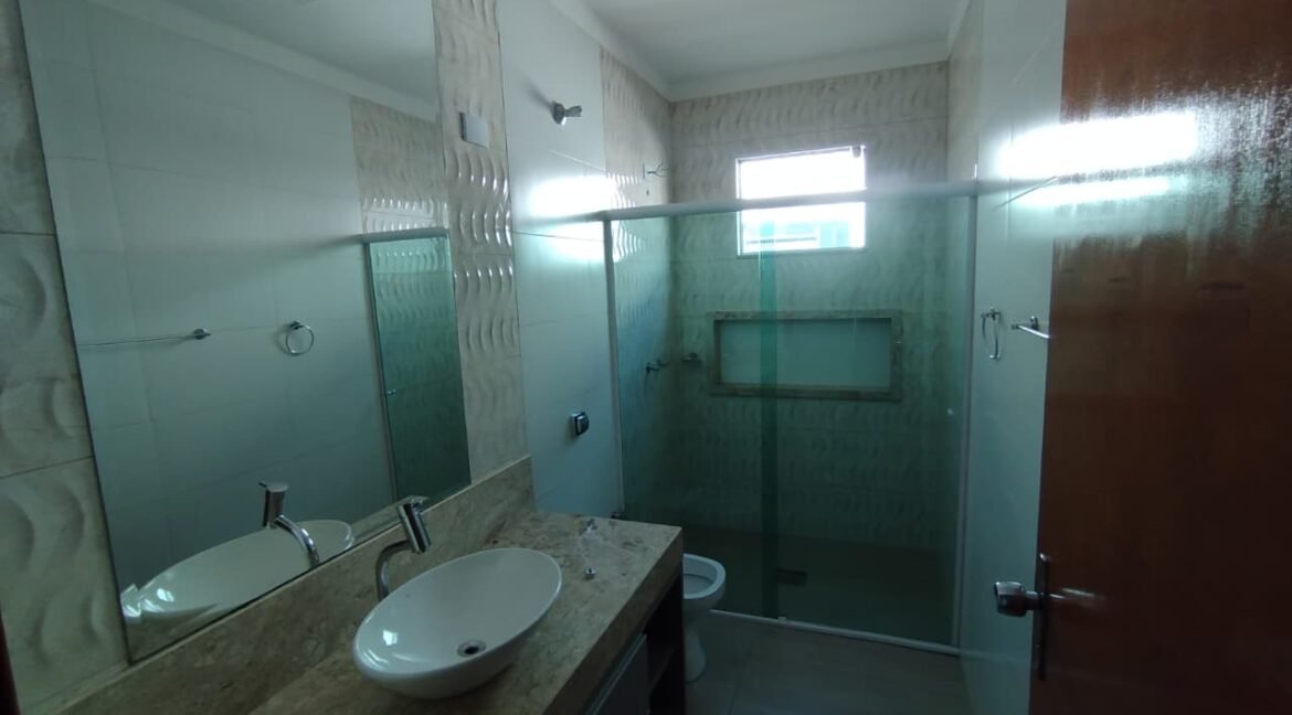 CASA EXCELENTE NO REZENDE EM VARGINHA MG (10)