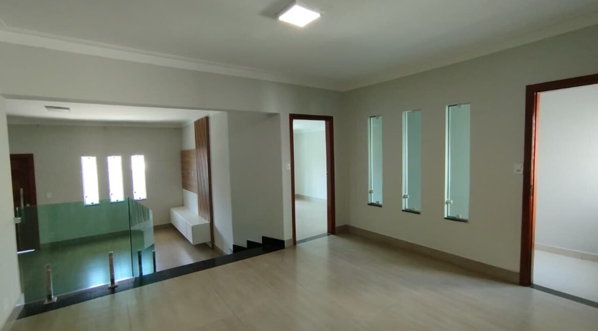 CASA EXCELENTE NO REZENDE EM VARGINHA MG (17)