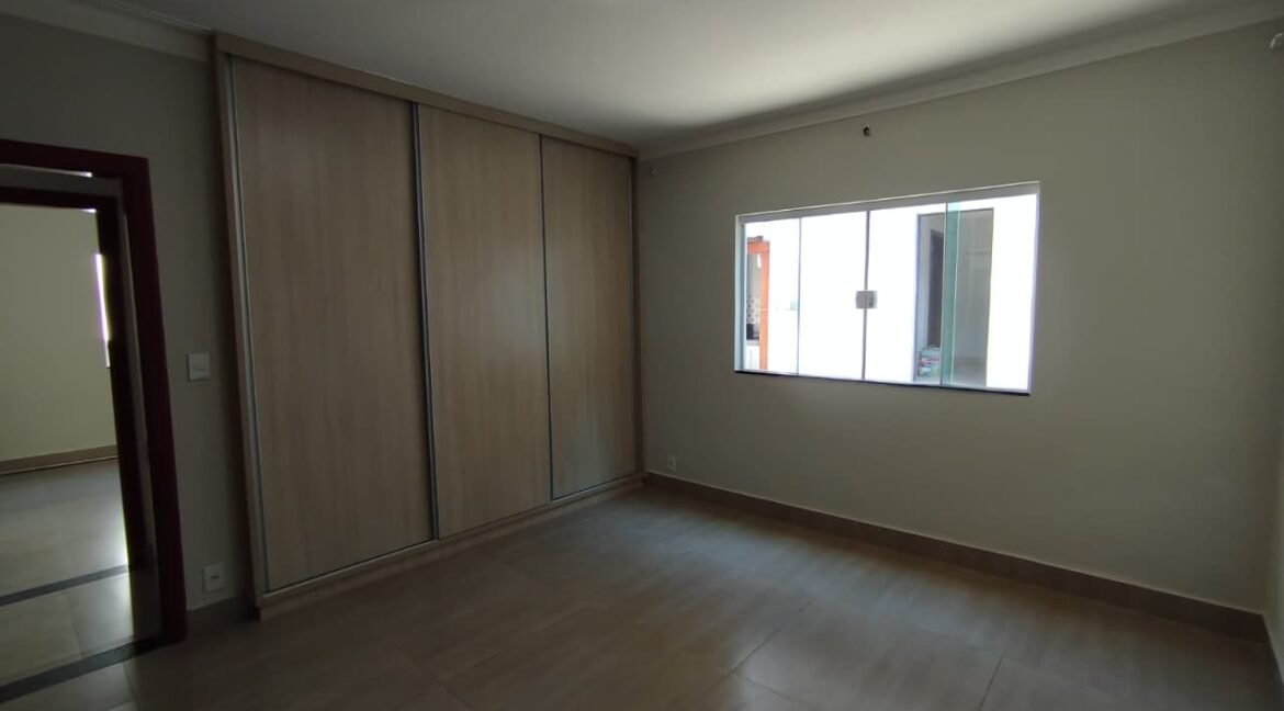 CASA EXCELENTE NO REZENDE EM VARGINHA MG (18)
