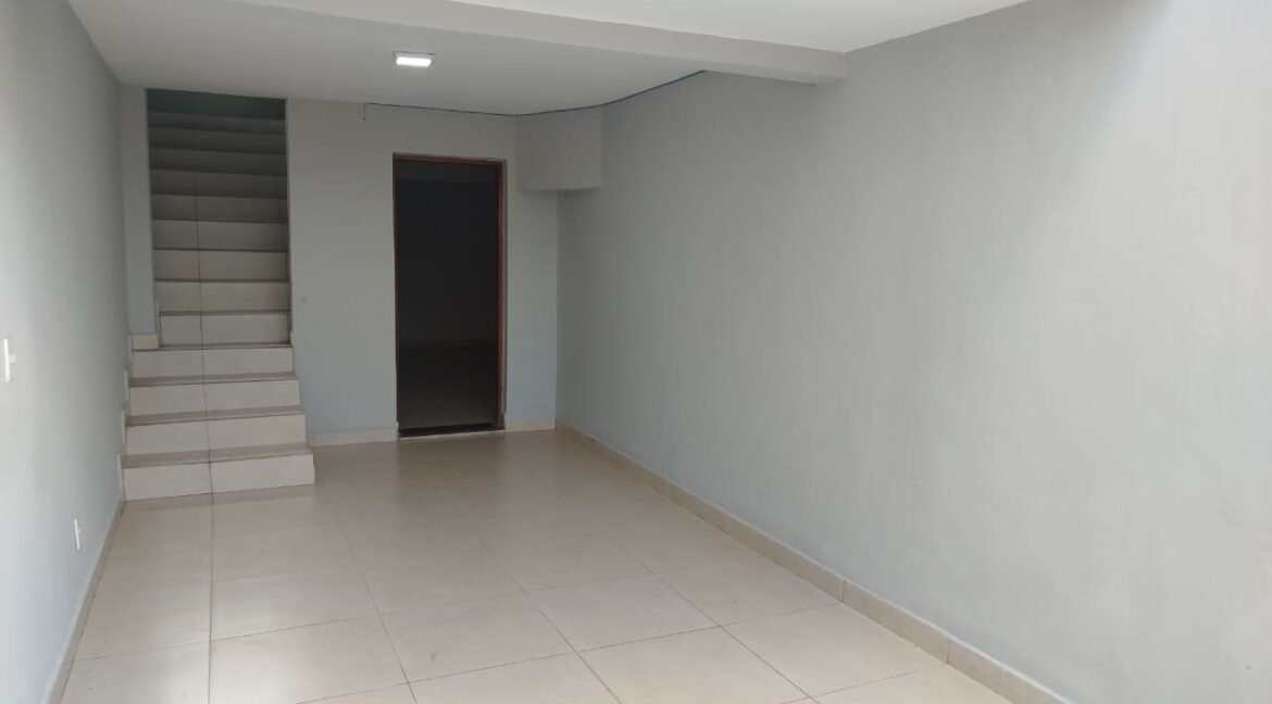 CASA EXCELENTE NO REZENDE EM VARGINHA MG (26)