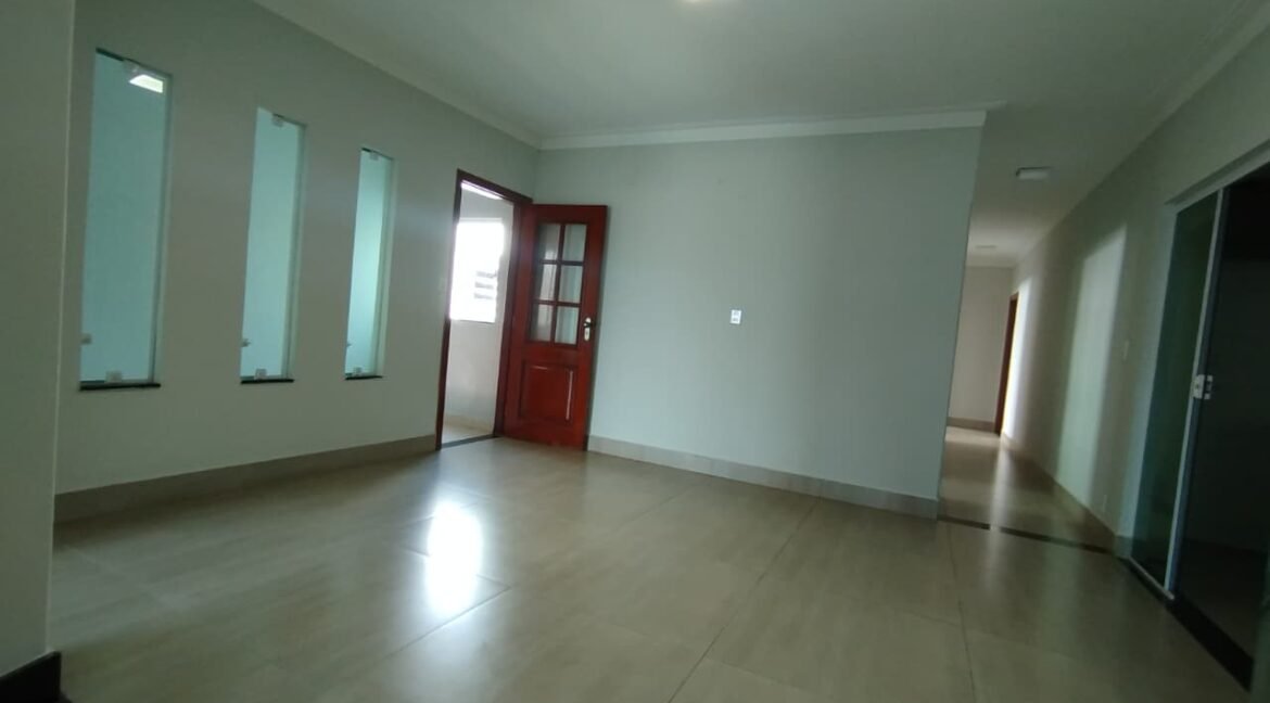 CASA EXCELENTE NO REZENDE EM VARGINHA MG (6)