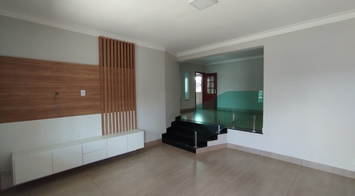 CASA EXCELENTE NO REZENDE EM VARGINHA MG (9)