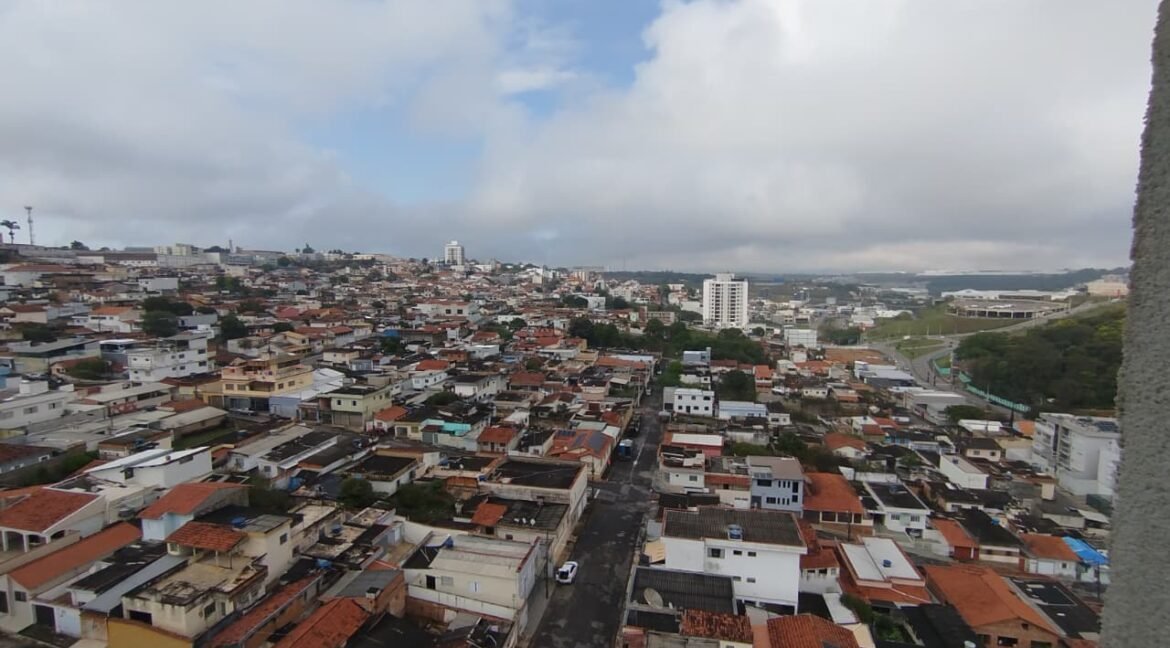 APARTAMENTO TRÊS QUARTOS COM TRÊS VAGAS NO SKYVISIION NOVO HORIZONTE EM VARGINHA MG (19)