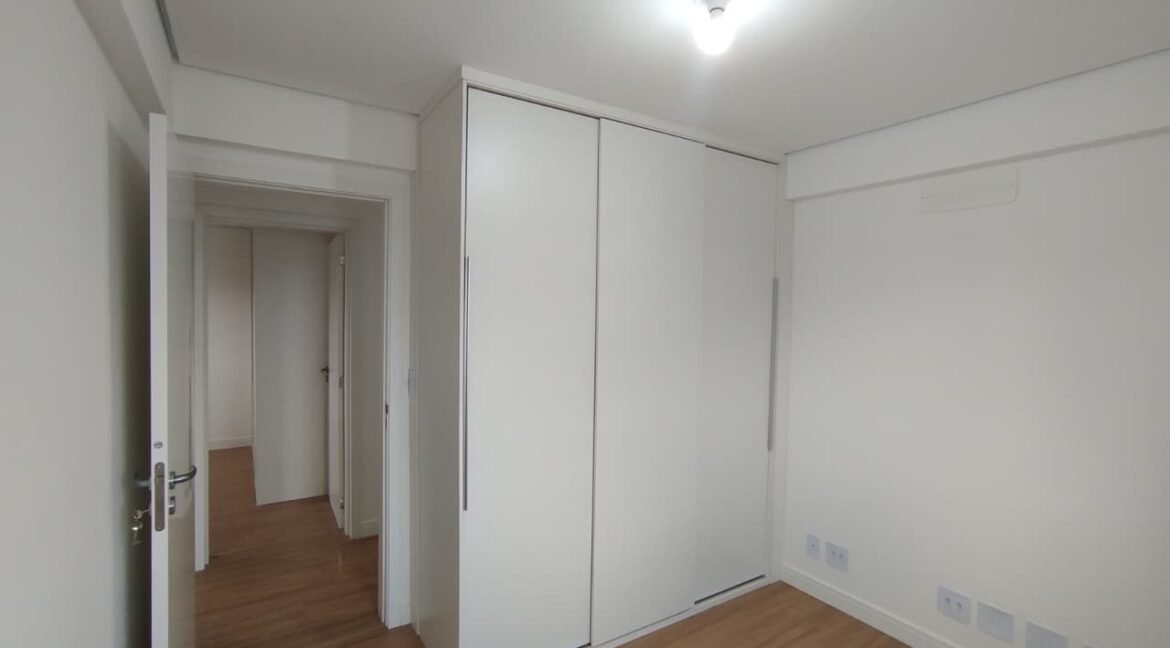 APARTAMENTO TRÊS QUARTOS COM TRÊS VAGAS NO SKYVISIION NOVO HORIZONTE EM VARGINHA MG (21)