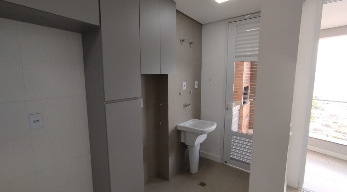 APARTAMENTO TRÊS QUARTOS COM TRÊS VAGAS NO SKYVISIION NOVO HORIZONTE EM VARGINHA MG (26)