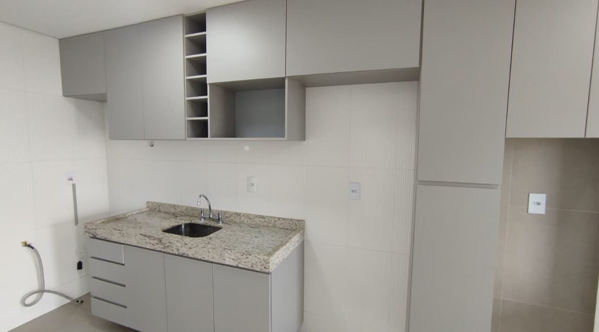 APARTAMENTO TRÊS QUARTOS COM TRÊS VAGAS NO SKYVISIION NOVO HORIZONTE EM VARGINHA MG (29)