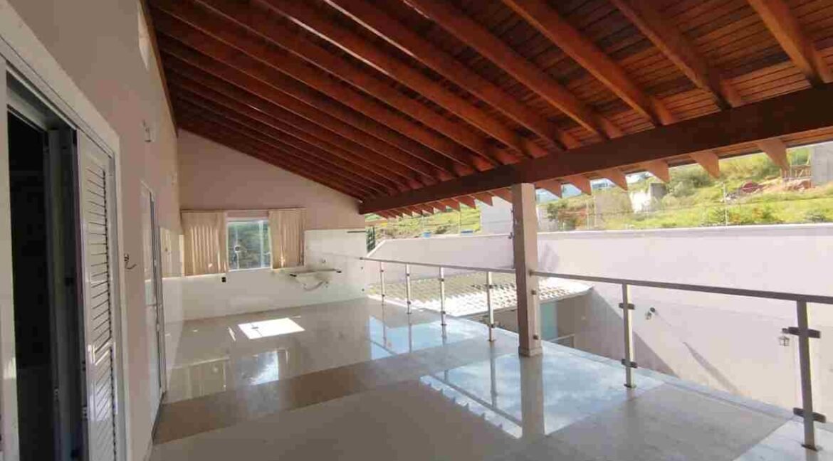 SUPER CASA NO CAMPOS ELÍSEOS EM VARGINHA MG (24) (Copy)