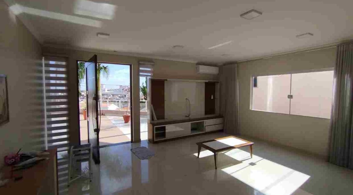 SUPER CASA NO CAMPOS ELÍSEOS EM VARGINHA MG (4) (Copy)