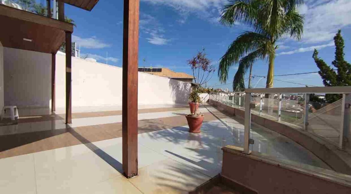 SUPER CASA NO CAMPOS ELÍSEOS EM VARGINHA MG (5) (Copy)