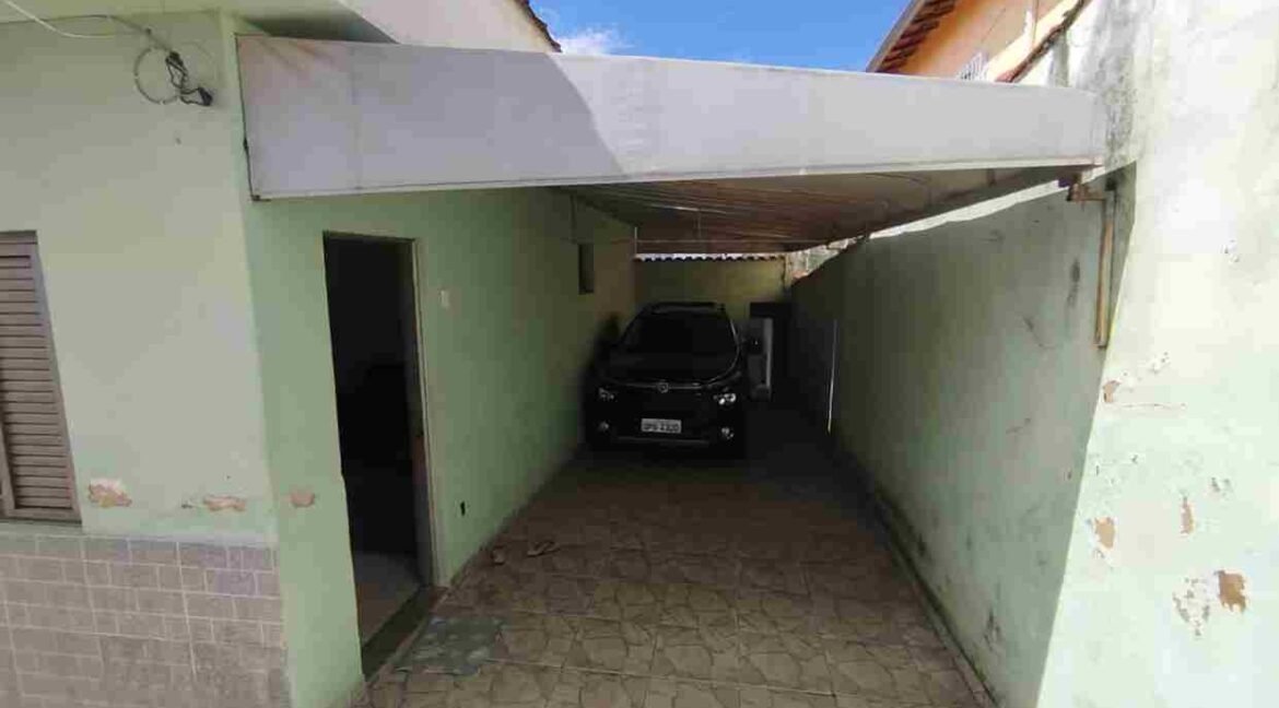 CASA INTERESSANTE NO JARDIM ITÁLIA EM VARGINHA MG (13) (Copy)